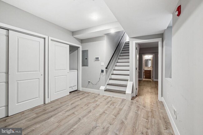 Building Photo - 912 N 16th St