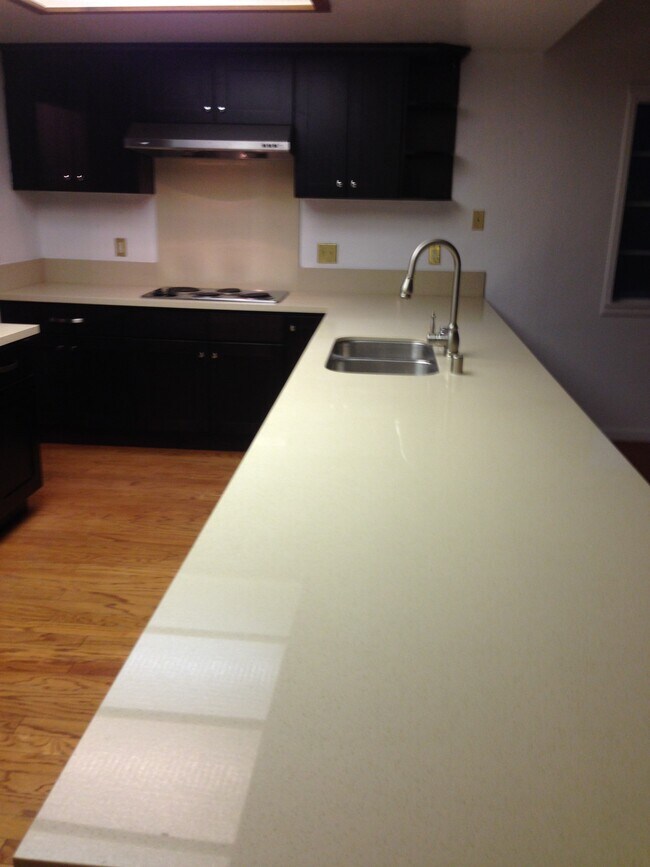 Building Photo - 1838 Coolcrest Way