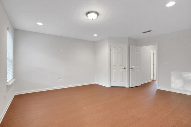 Building Photo - 944 Laurel Valley Dr