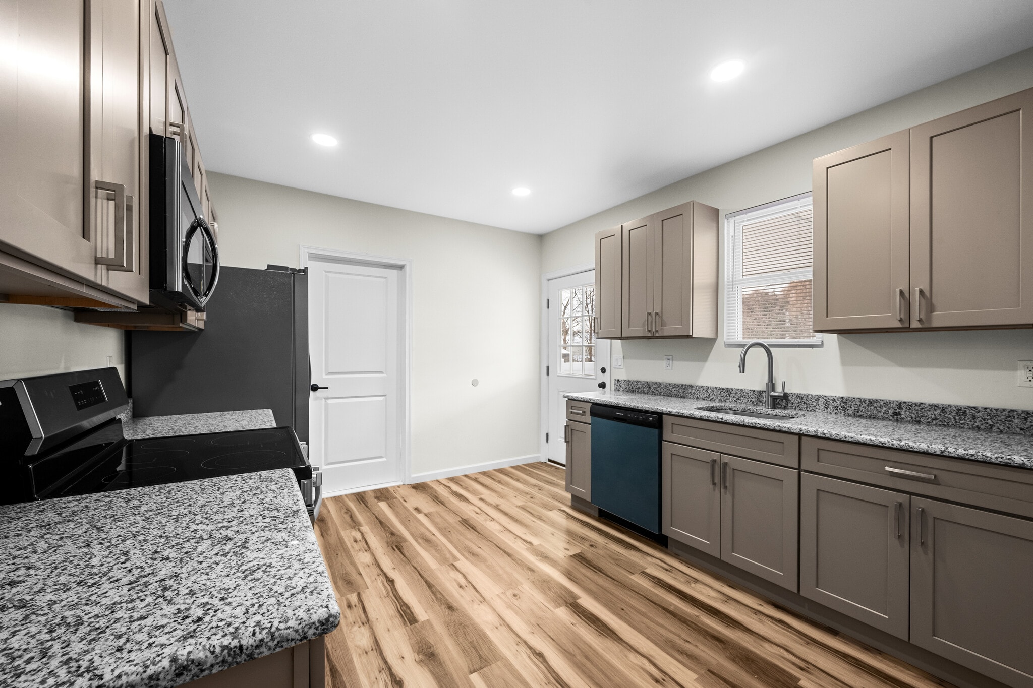 Building Photo - 346 Bennett St