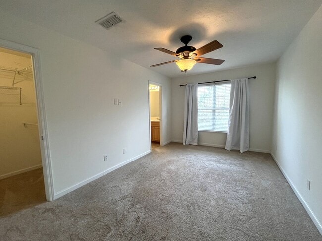 Building Photo - 2 Bedroom Townhome Near Lenox Village!
