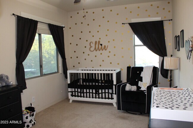 Building Photo - 3457 S Swan Dr