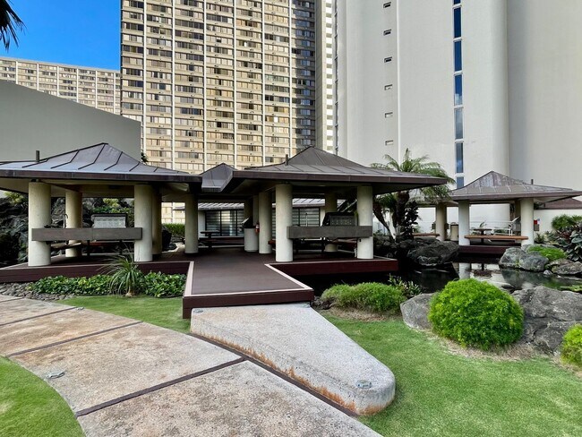 Building Photo - 1212 Nuuanu Ave