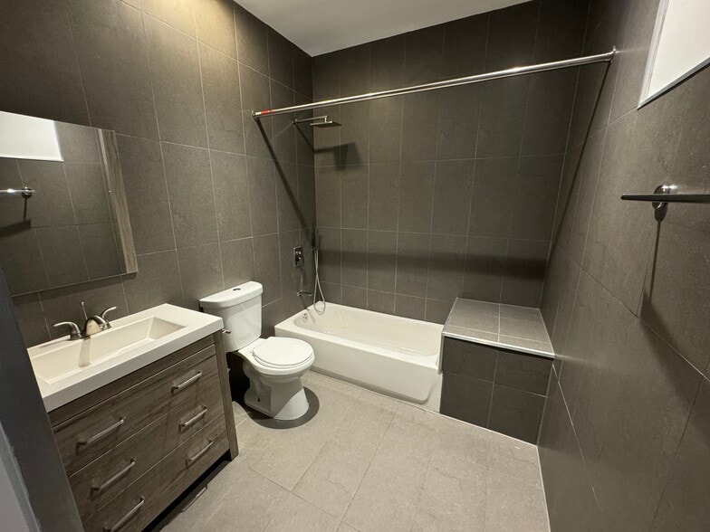 Building Photo - 1441 N 7th St