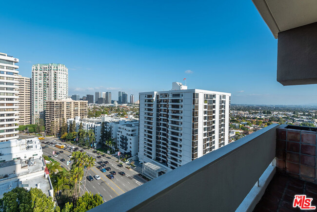 Building Photo - 10701 Wilshire Blvd