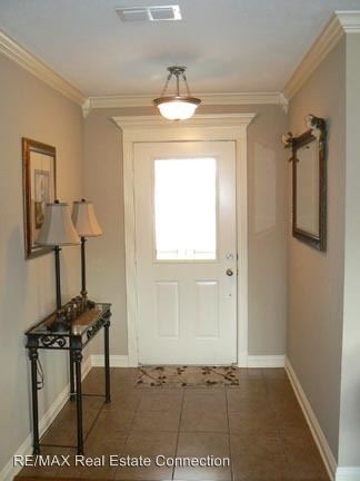 Building Photo - 2424 Canterbury Ct