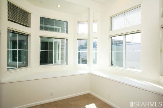 Building Photo - 26 Jennifer Pl