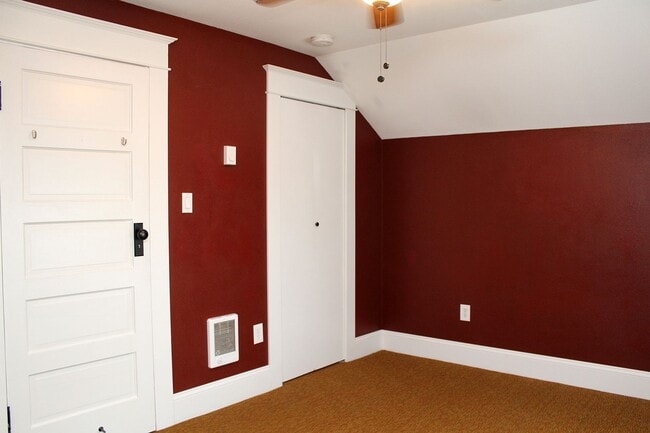 Building Photo - 5002 SE 97th Ave