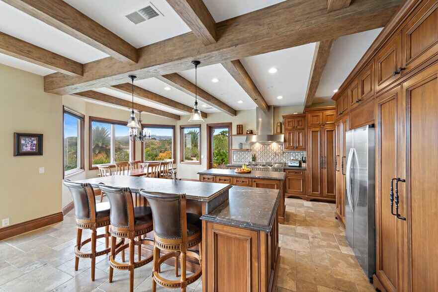 Building Photo - 3811 Vista Blanca