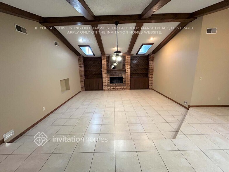 Building Photo - 3903 Applegate Cir