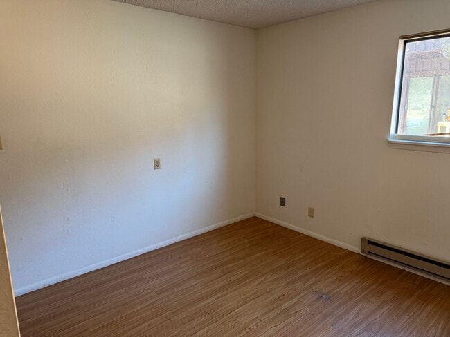 Building Photo - 2932 Holly Ave