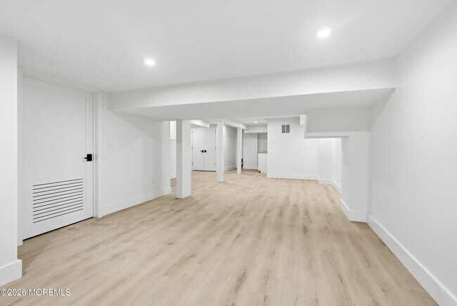 Building Photo - 108 Neptune Ave