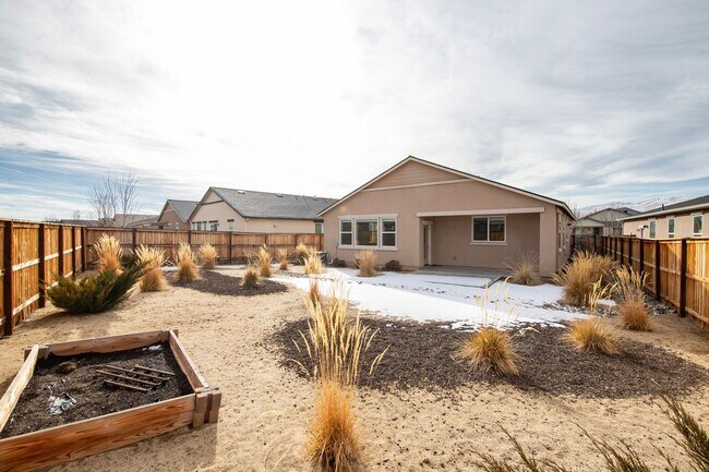 Building Photo - One Story Modern Home in Golden Valley