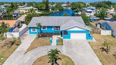 Building Photo - Newly remodeled 2600sf with 3 bedroom and ...
