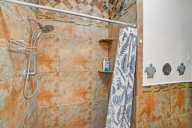 Building Photo - 2000 Jackson St