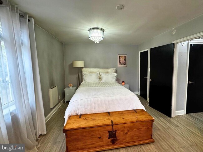 Building Photo - 24 S Old Glebe Rd