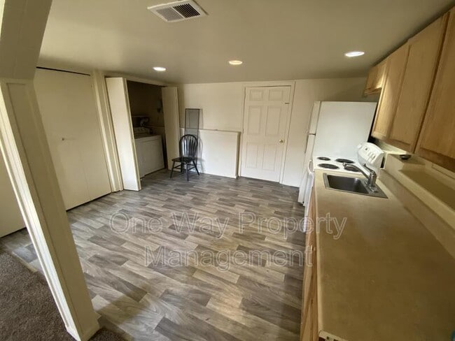 Building Photo - 3954 Boulder Dr