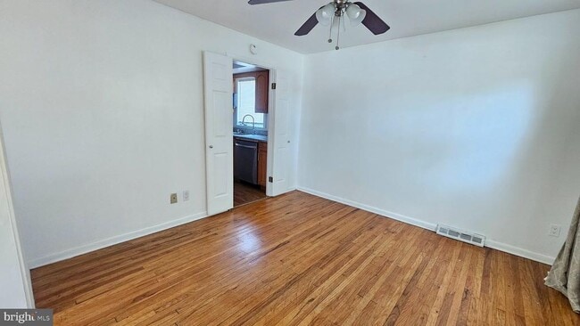 Building Photo - 328 Rees Dr