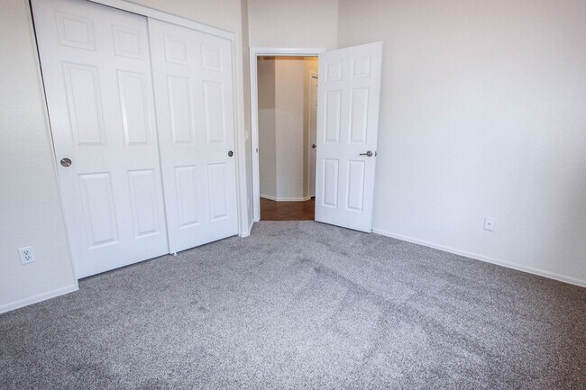 Building Photo - 3 bed 2 bath Pronghorn Ranch Home