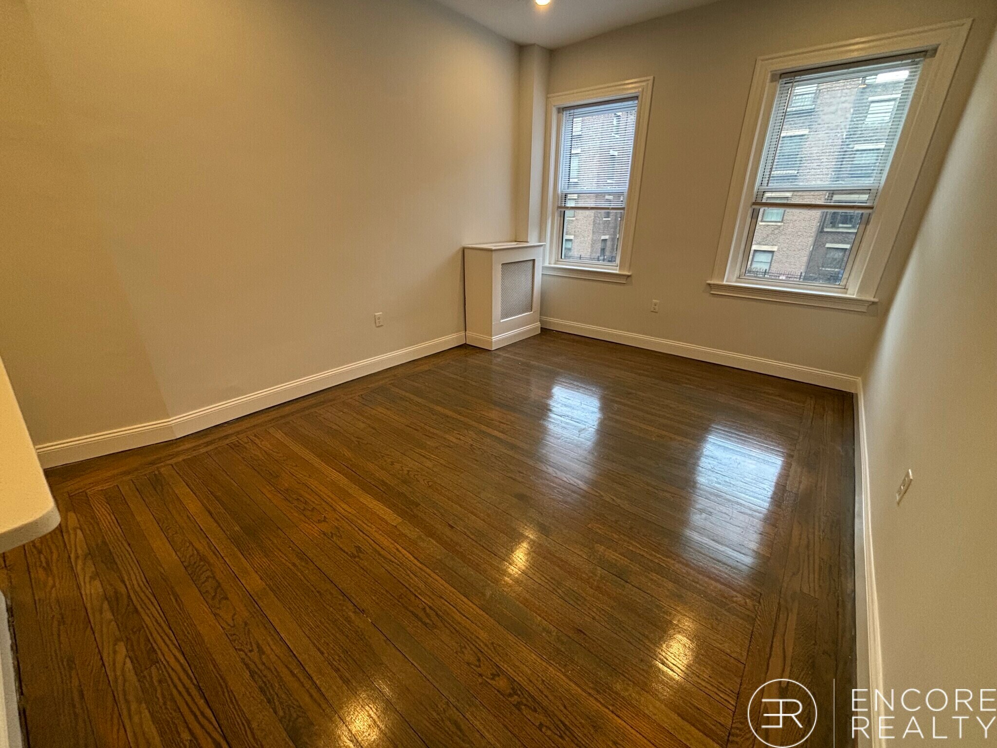 Building Photo - 19 Queensberry St