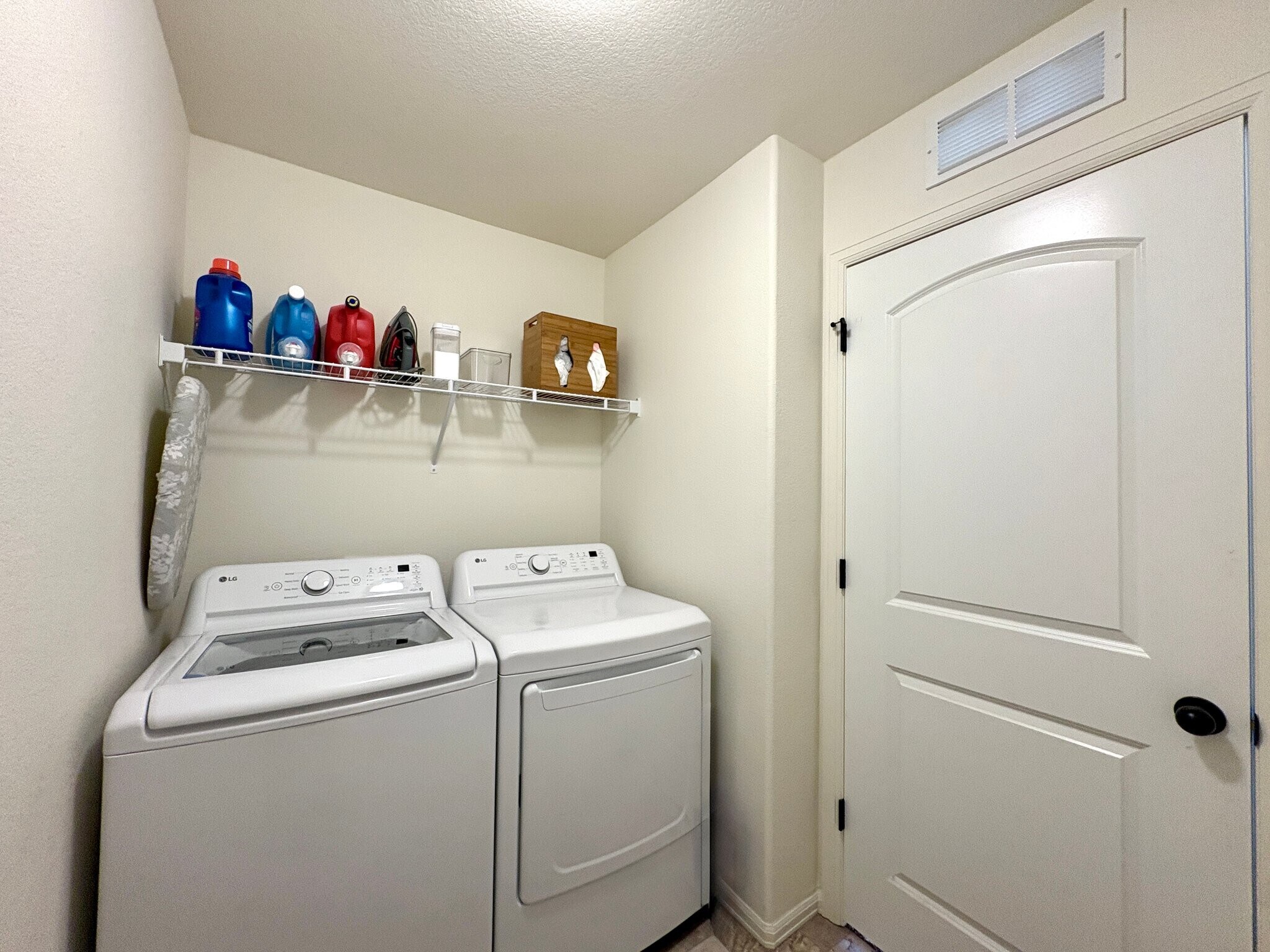 Building Photo - 916 Greenbrook Dr