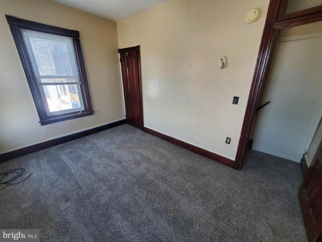 Building Photo - 638 N 2nd St