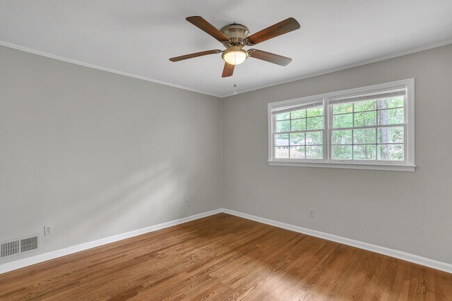 Building Photo - Prestigious Dunwoody Georgia