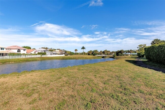 Building Photo - 2905 Crestwood Ter