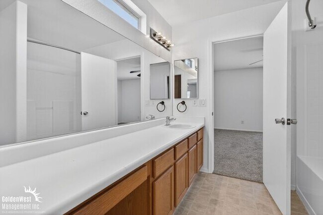 Building Photo - Beautiful 5Bdm 3Ba Home with Loft in the Heart Florence, AZ!