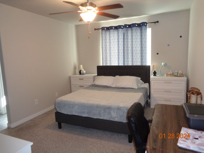 Building Photo - Great neighborhood! with open space and wa...