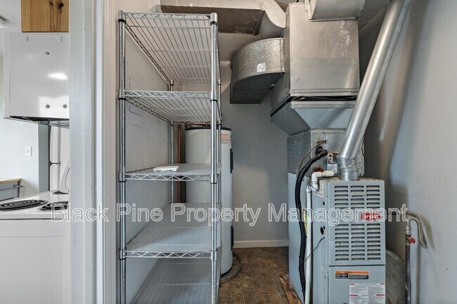 Building Photo - 4820 W.Franklin St.