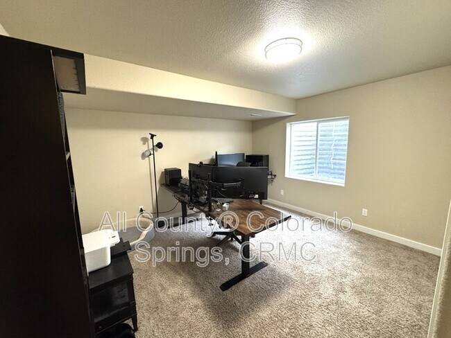 Building Photo - 8456 Hardwood Cir