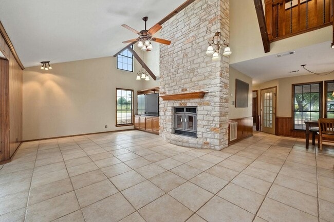 Building Photo - 1700 Co Rd 130