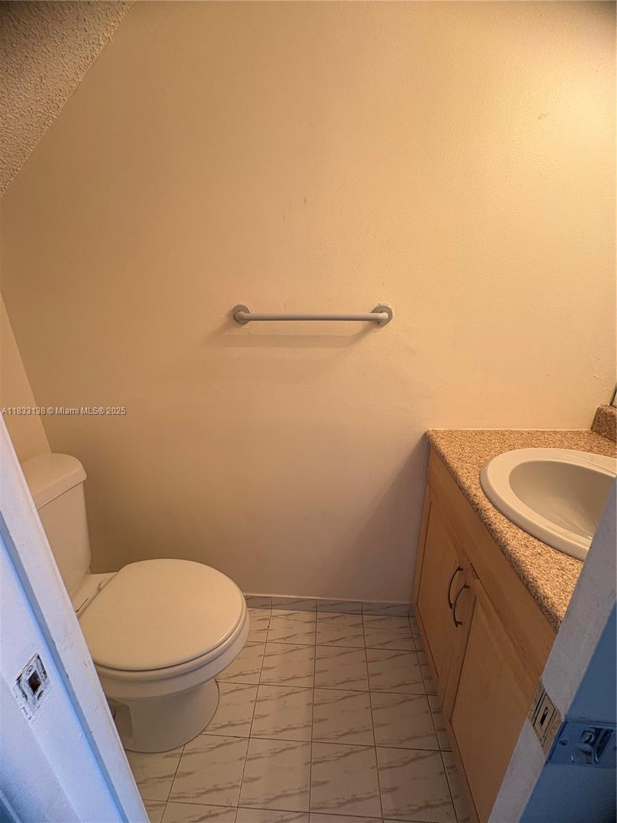 Building Photo - 5625 W 26th Ct