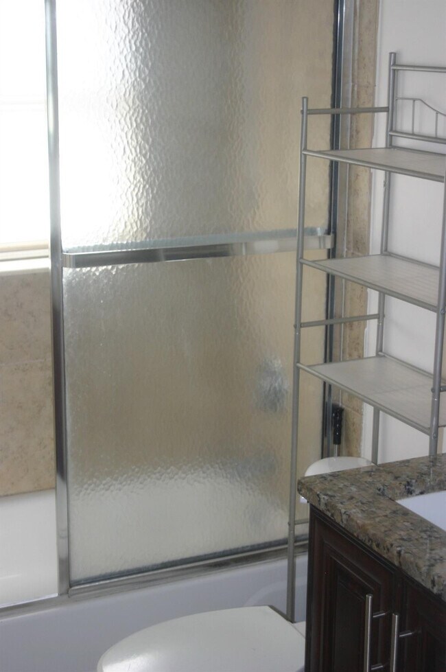 Building Photo - 7588 Parkside Ln