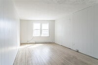 Building Photo - 85 Mapledale St