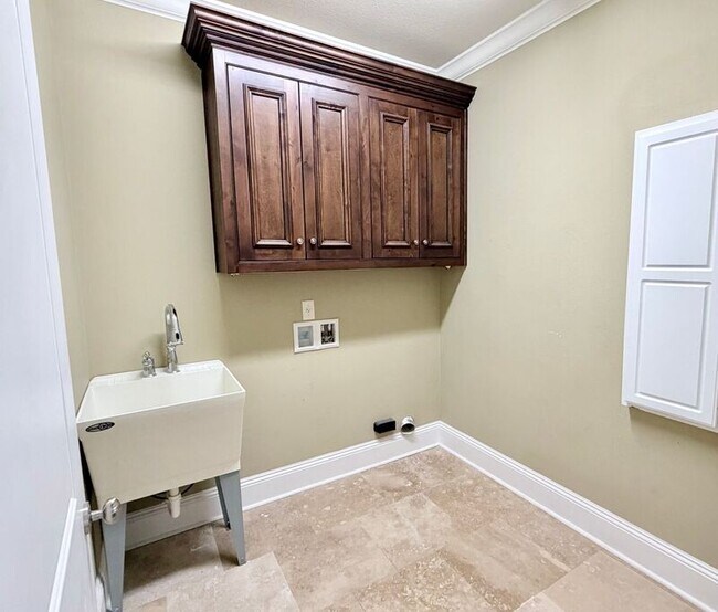 Building Photo - 6270 Ladera Trail