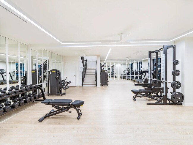 Building Photo - Limited-Time Offer: 10 Weeks Free in Houston!