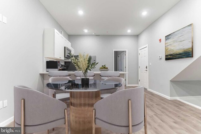 Building Photo - 2323 N 2nd St