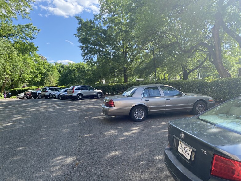 Free parking pass - 1630 Monument Ave