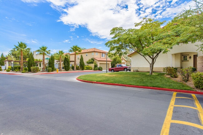 Building Photo - Stunning Gated Community in Summerlin!
