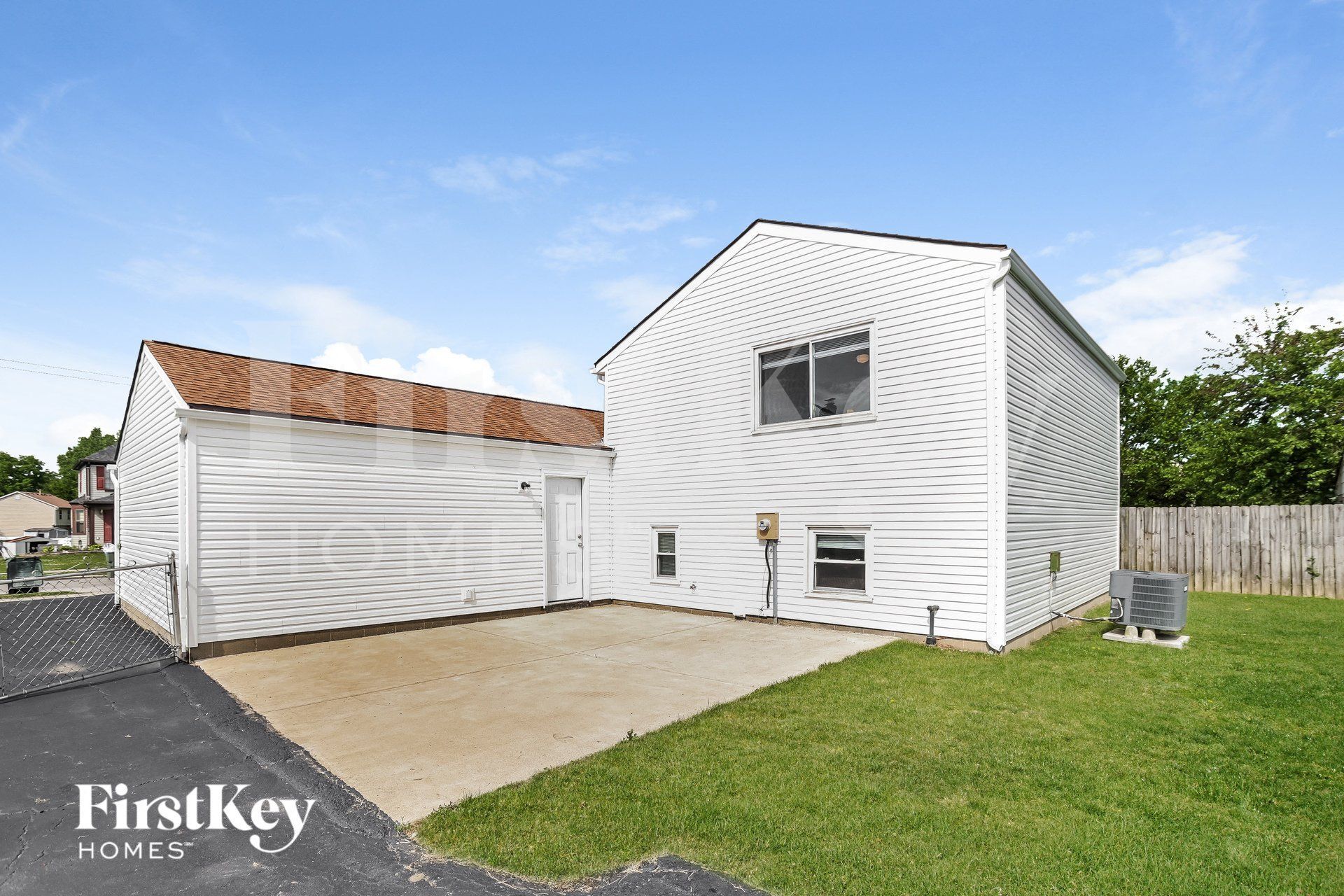 Building Photo - 1605 Rock Creek Dr