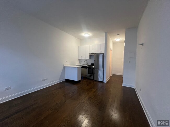 Primary Photo - 163 E 87th St