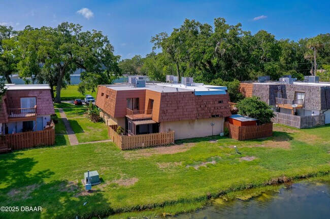 Building Photo - 152 Sweetgum Ln