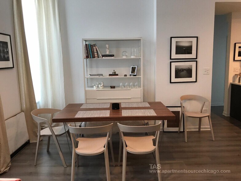 Building Photo - 2020 S Throop St