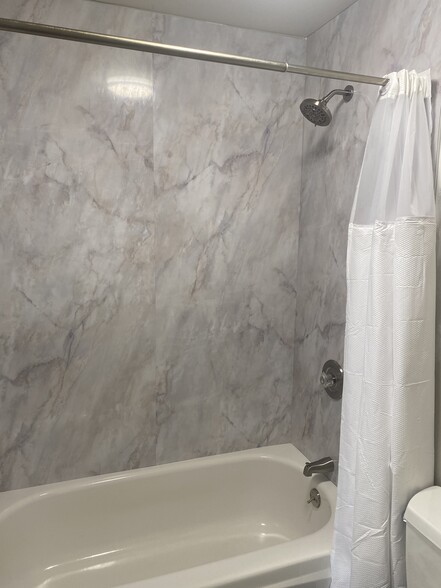 Newly remodeled bathroom. - 320 Melrose Ave E