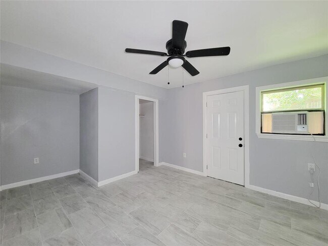 Building Photo - 5103 Karu Dr