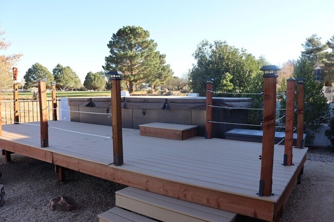 Building Photo - Golf Course Location