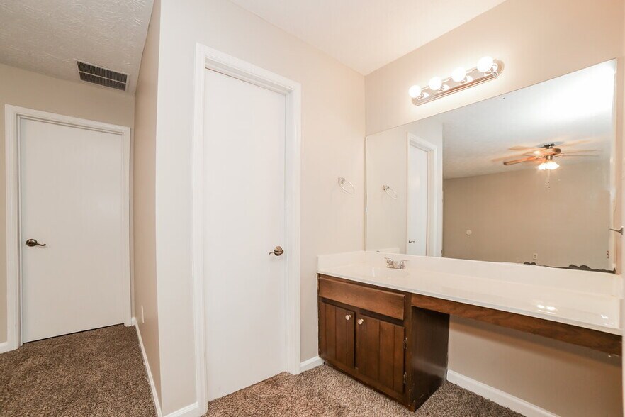 Building Photo - 35 Windsong Ct