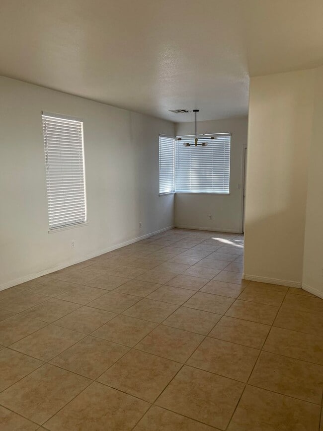 Building Photo - SUMMERLIN HOME WITH 5 BEDROOMS (INCLUDE SOME UTILITIES)